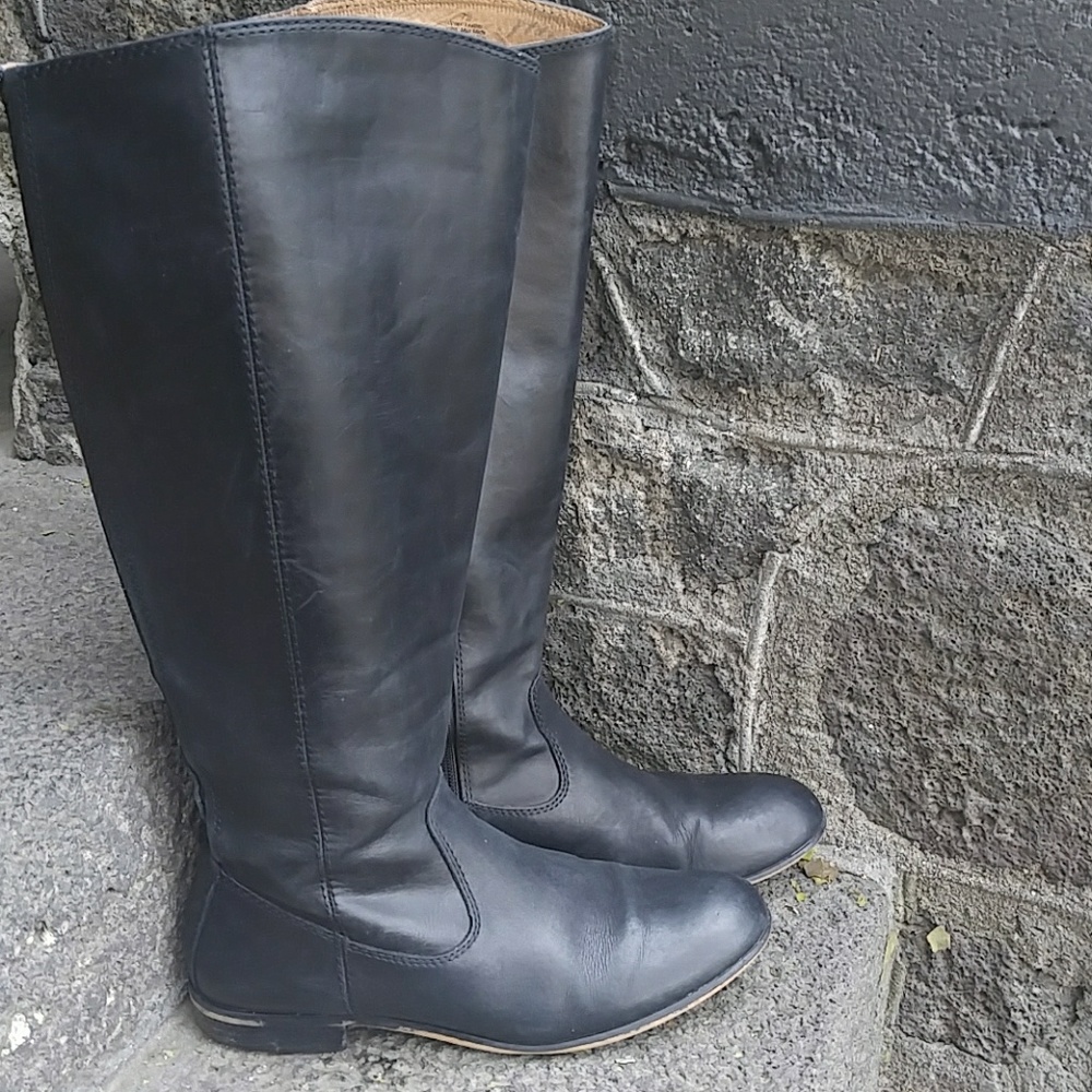 Kenneth Cole riding boots